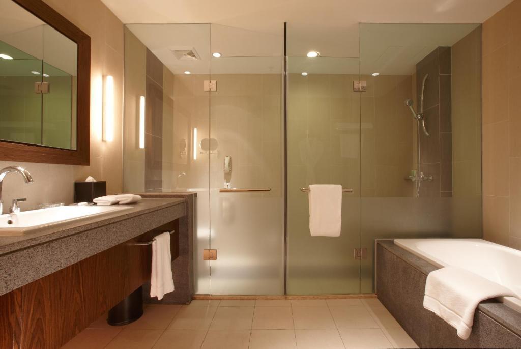 Four Points By Sheraton لاسا الغرفة الصورة